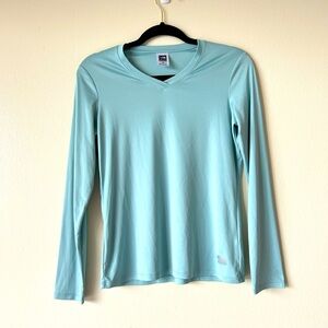 NWOT The North Face Juniors Medium / Women’s XS Baby Sky Blue Athletic Gym Top